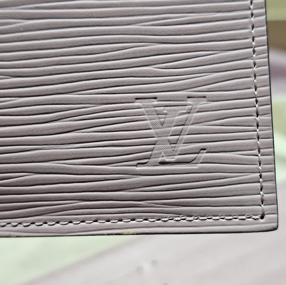 Louis Vuitton Epi Wallet & Card Holder 🌟